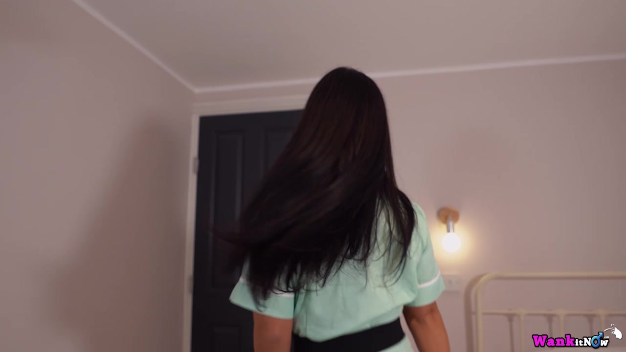 Hannah Shaw - Temperatures Rising - Sexy Videos - WankitNow
