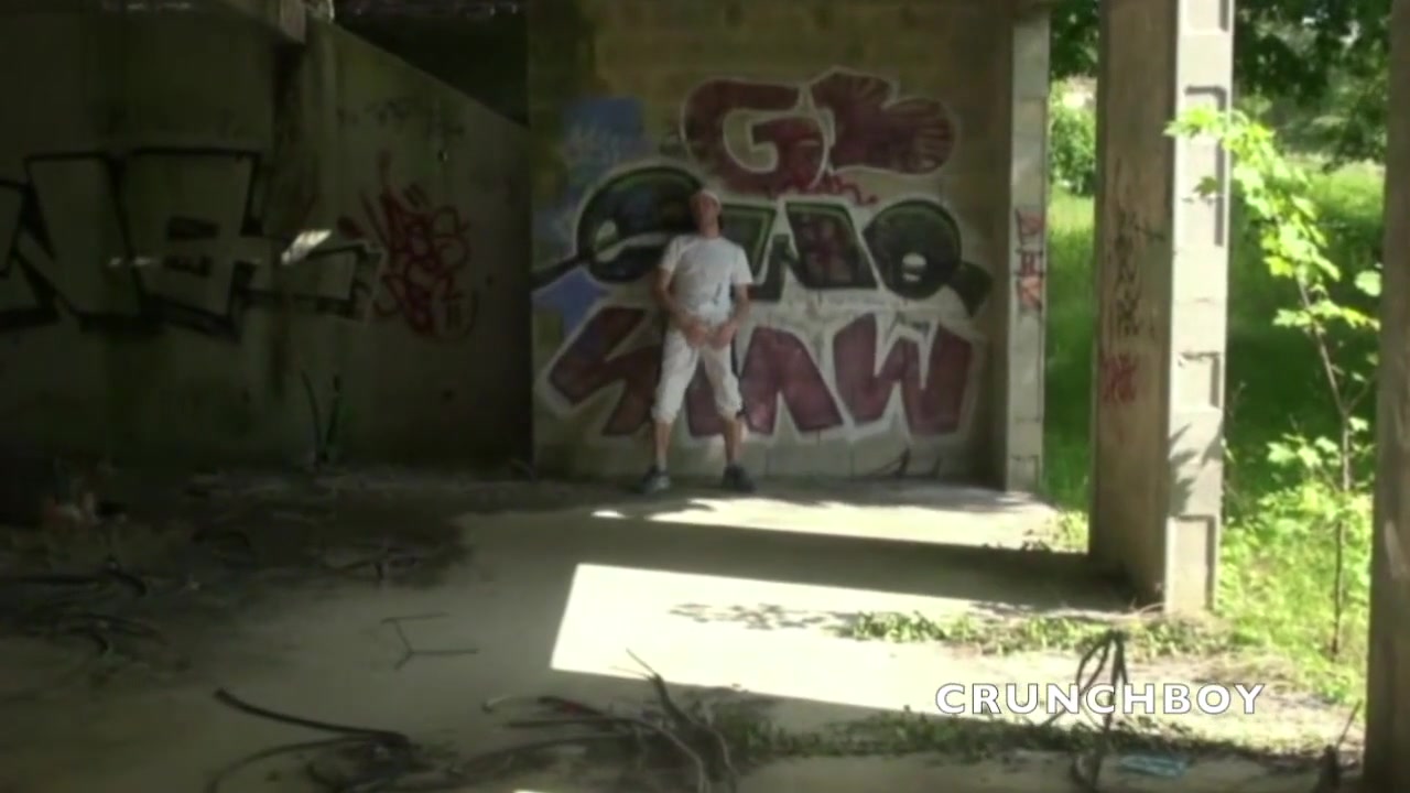 Two Young Scally Lads Fuck In Exhib Outdoor Place - ExhibBoys