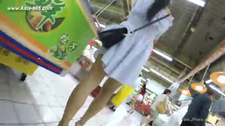 peeping chinese amateur upskirt.10