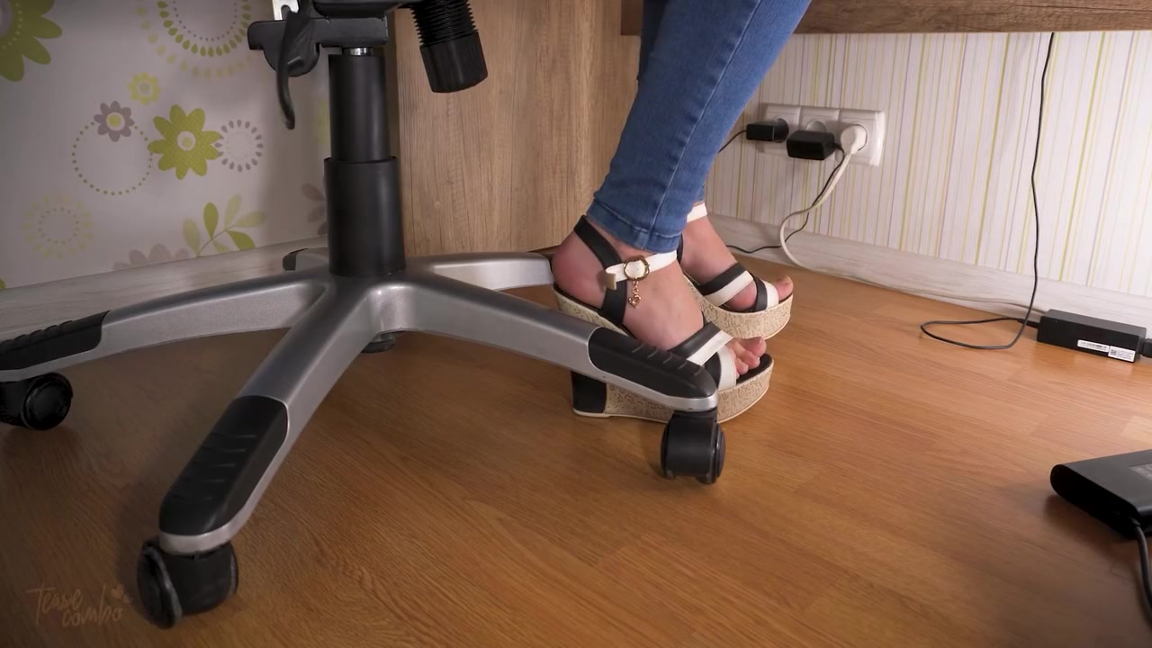 Peeking On Hot Secretary Teasing Sexy Feet In High Heels Underdesk