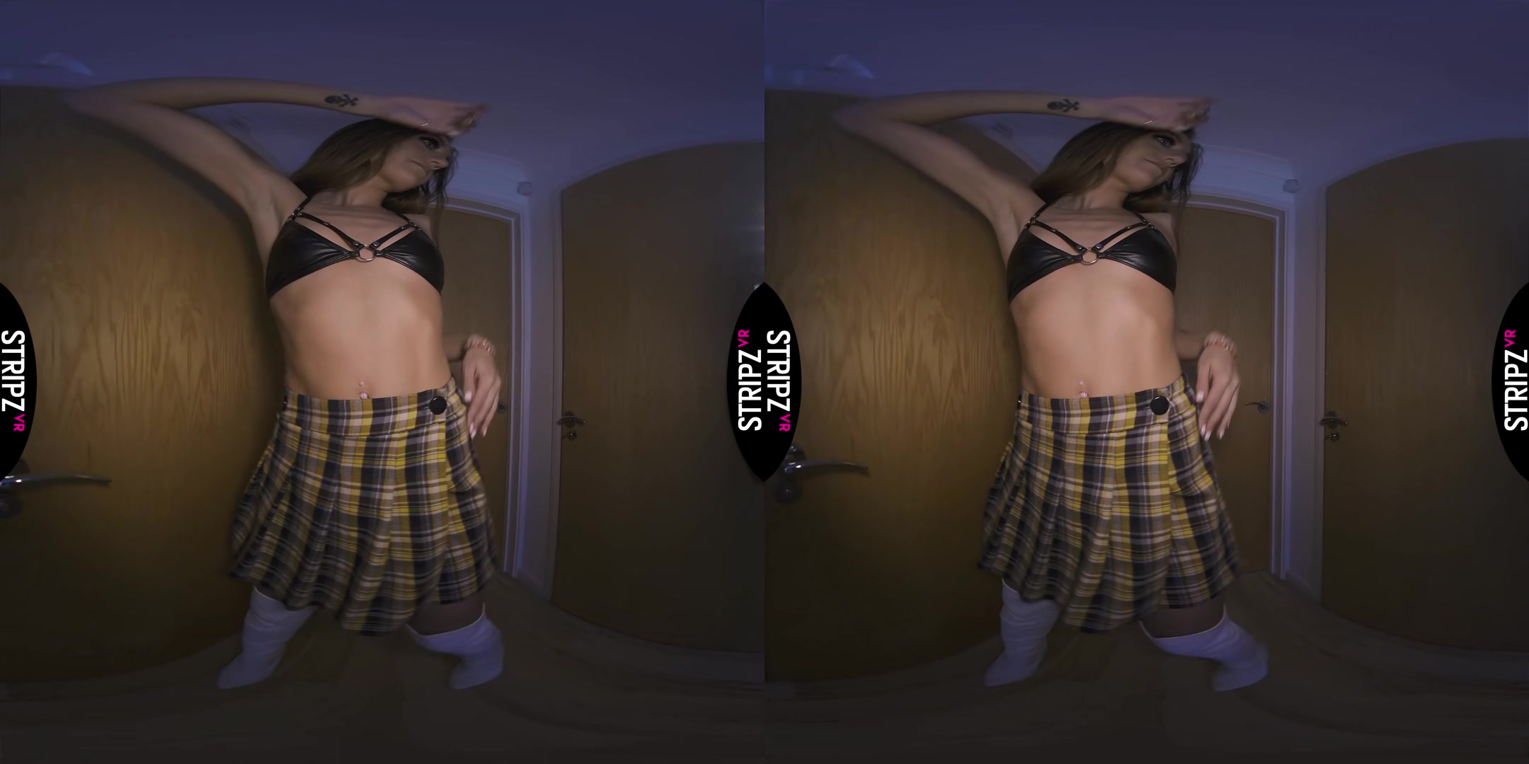 Sexy Boots - StripzVR
