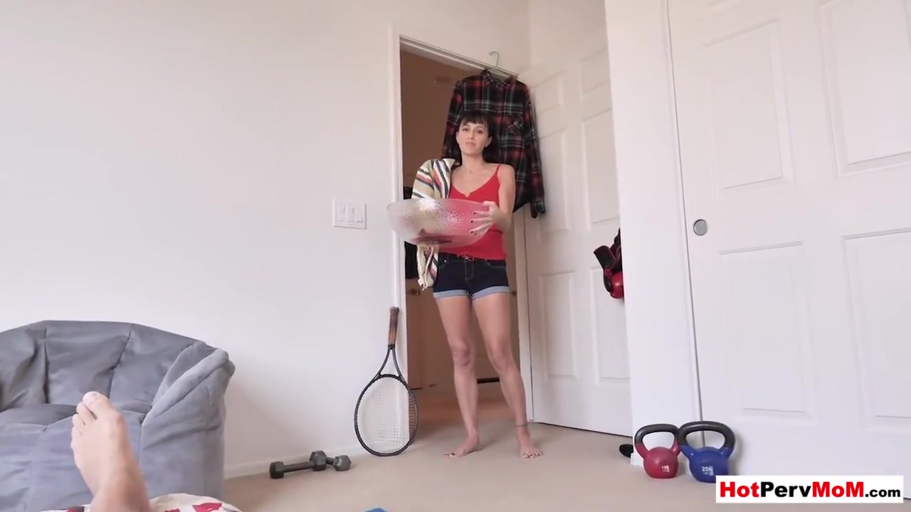 Kinky Milf Stepmother Wakes Up Stepson With Blowjob