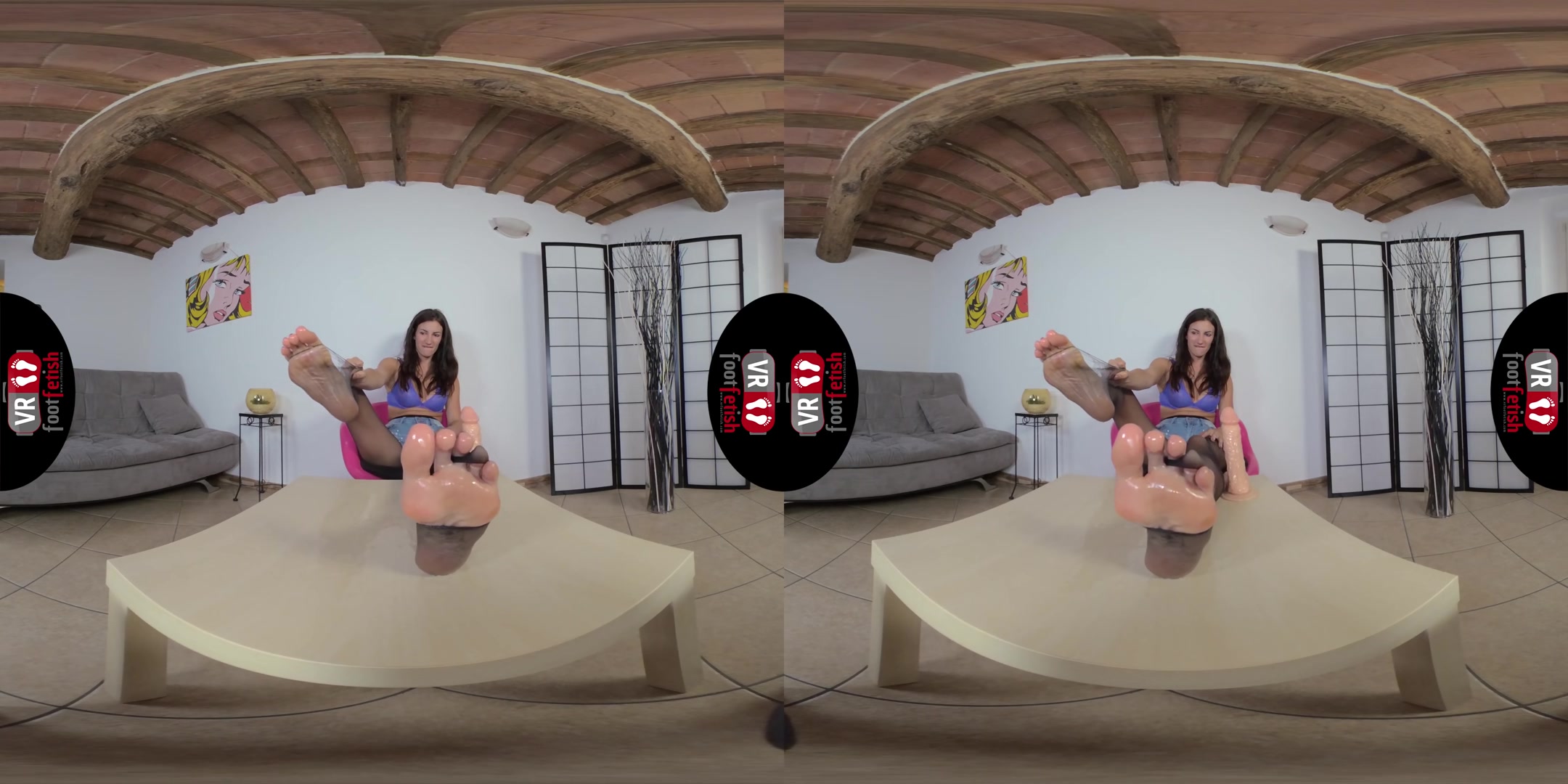 Jaw-Droppingly Sexy Lilian Tells You How To Jerk Off - VRFootFetish