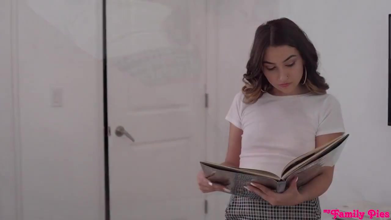Flirty Floozy Tight Pussy Fingered & Fucked - Callie Jacobs
