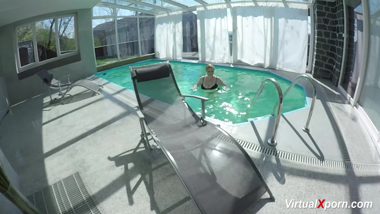 big breast Milf masturbating at the pool