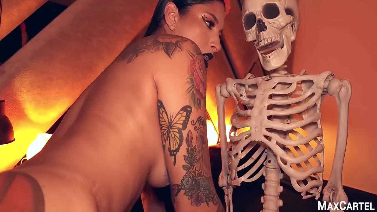 Voodoo Girl Gets Fucked Up Her Big Ass 6 Min - Salome Gil
