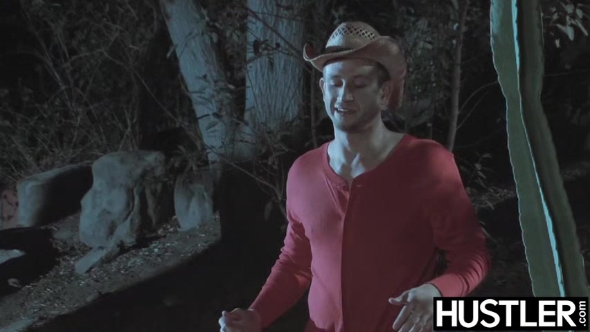 Busty bounty hunter Mikki Lynn subdues robber with big tits