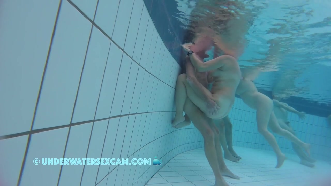 This Experienced Couple Knows Exactly How To Fuck Underwater