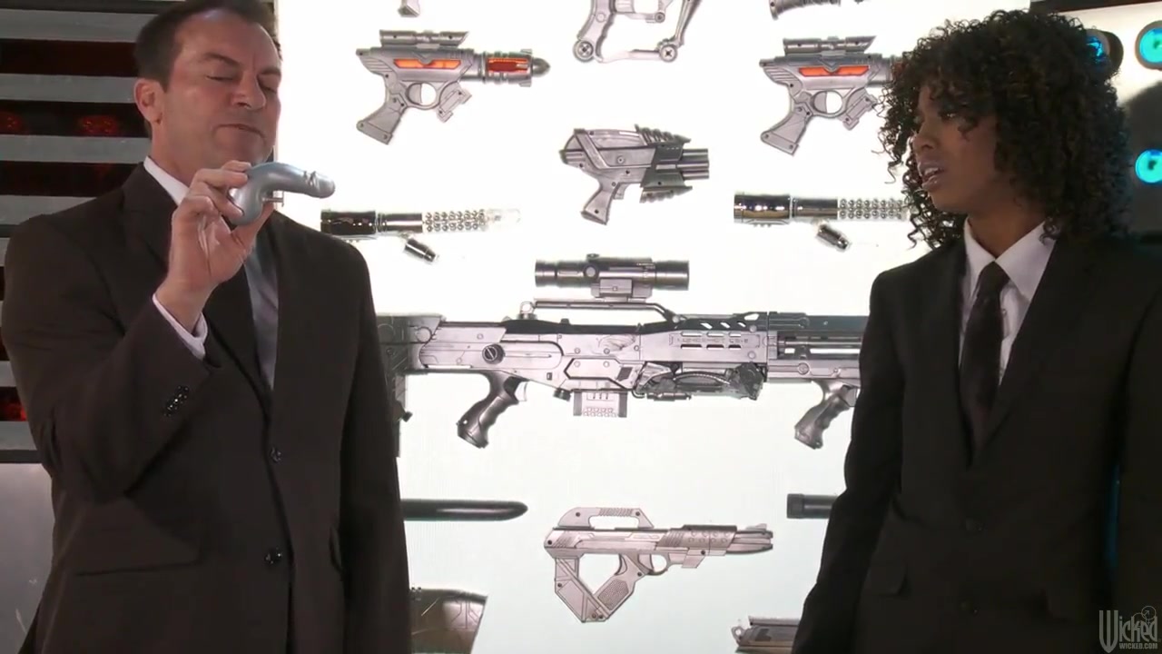 Men in Black parody with Misty and her epic rump