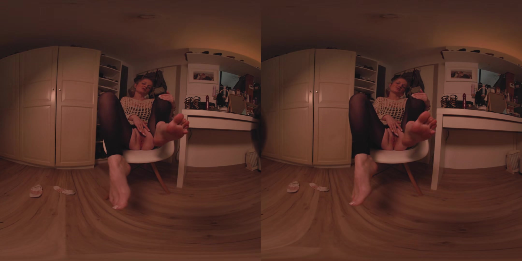 Masturbating In Heels - Sabdeluxe