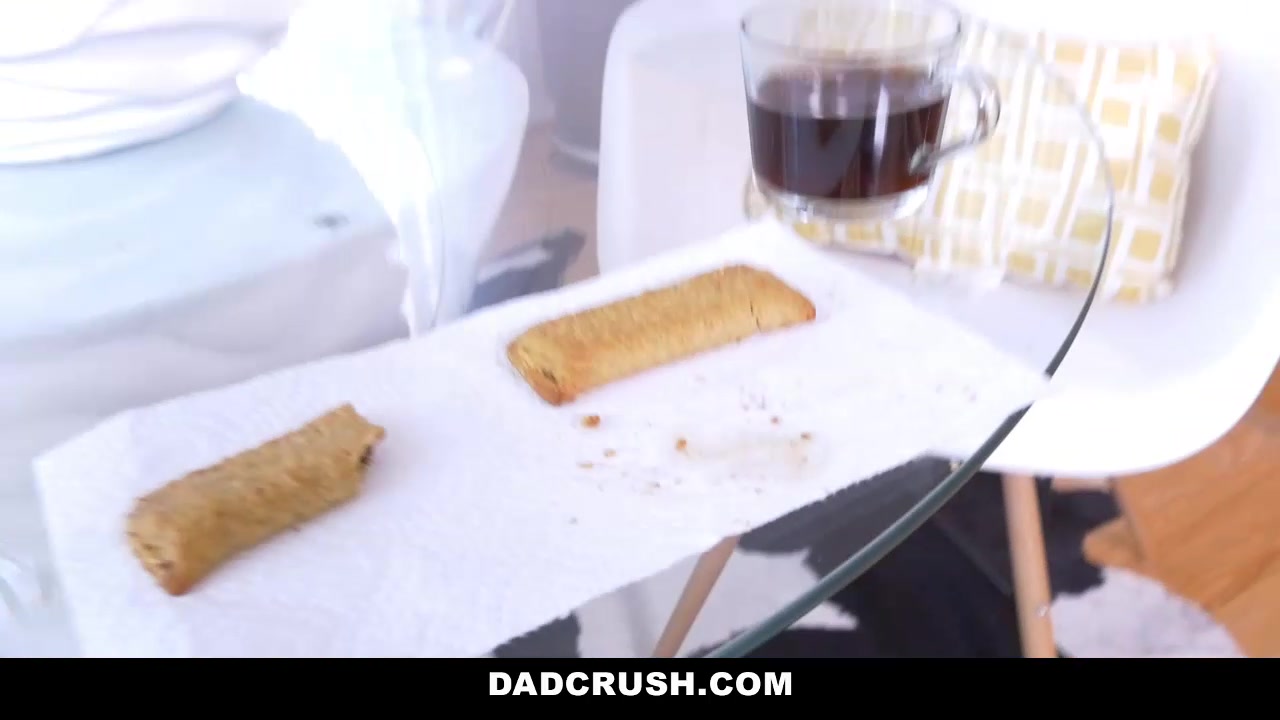 Niki Snow in Cum Back Here Step daddy! - DadCrush