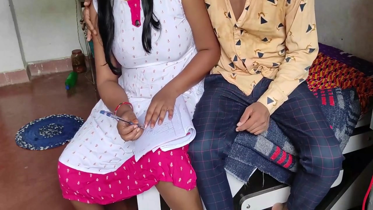 Study Kar Rhi Beti Ko Ne Ptakar Chuda - Desi Girl Fucking Hardcore