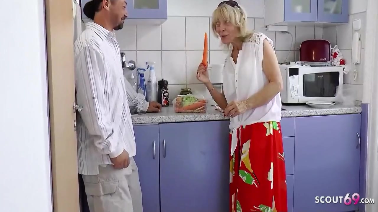 Alte Deutsche Oma Erika 73 Von Jungen Typen In Der Kuche Gefickt 32 Min With Mature Nl