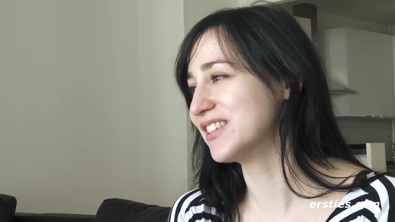 Sexy Babe Spoils Her Fun Zone