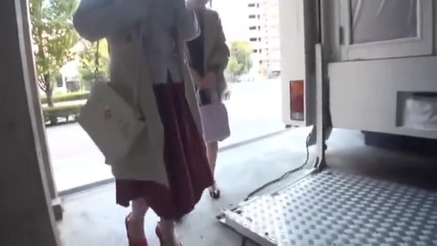 240720乳首の濃さを気にする人妻に挿入h8