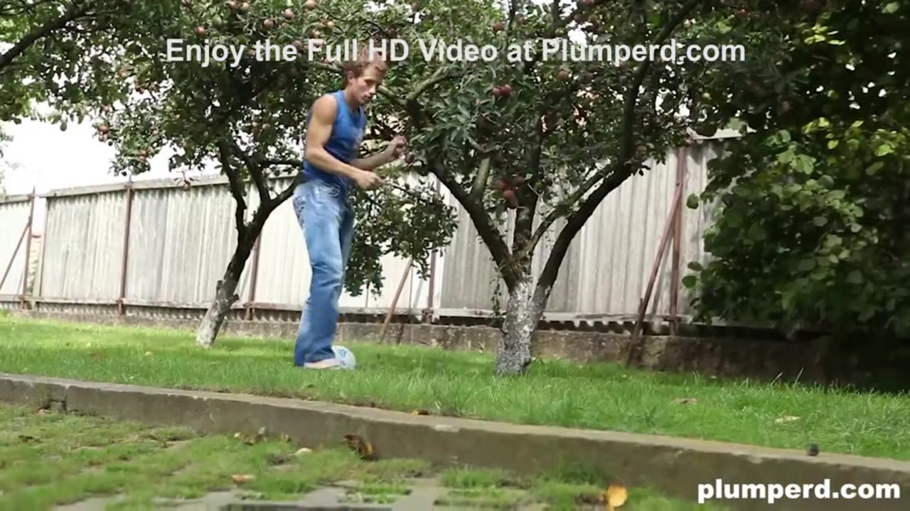 Chubby Girl Faceriding the Gardener - Plumperd