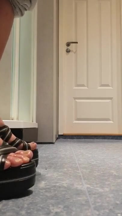 Feet torture in heels