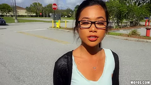 Peter Green & Vina Sky in A Nerd In Need Gets The D - MofosNetwork
