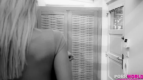 Busty Babe Prefers Friends with Benefits - PornWorld