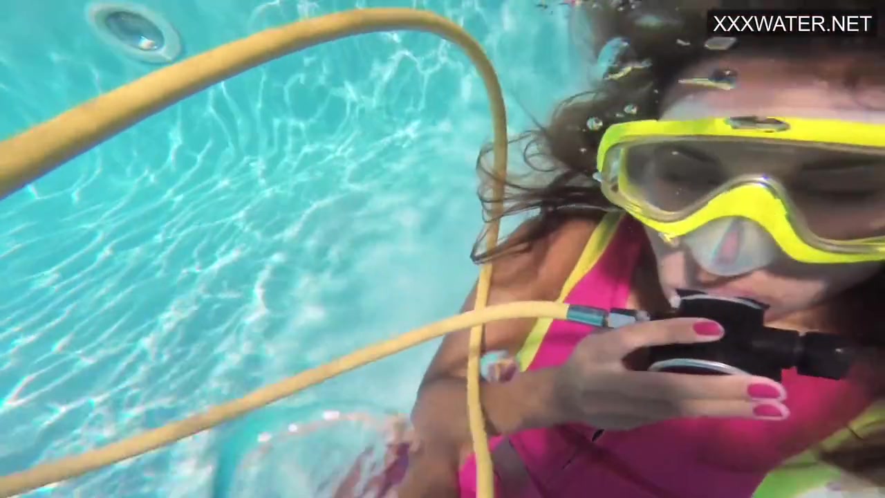 Cute teen 18+ Irina Poplavok Swims Naked Underwater