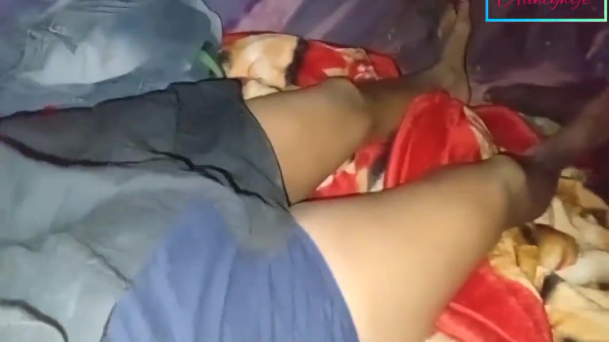 Desi College Bhabhi Hot And Sexy Fucking Her Black Pussy