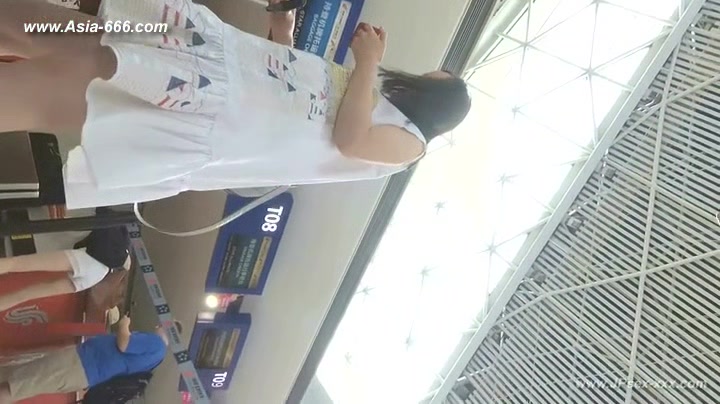 peeping chinese amateur upskirt.36