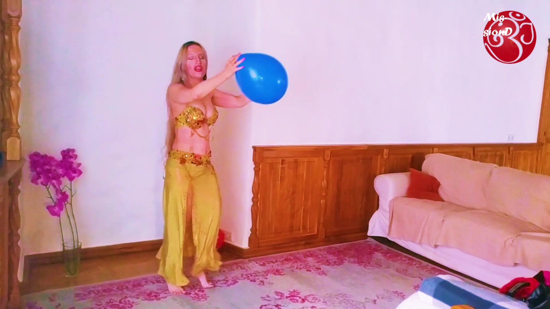 Balloons Goddess - Sex Movies Featuring Findom Goaldigger