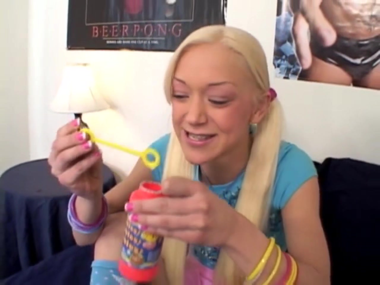 Lil Lexy fingers herself in solo scene