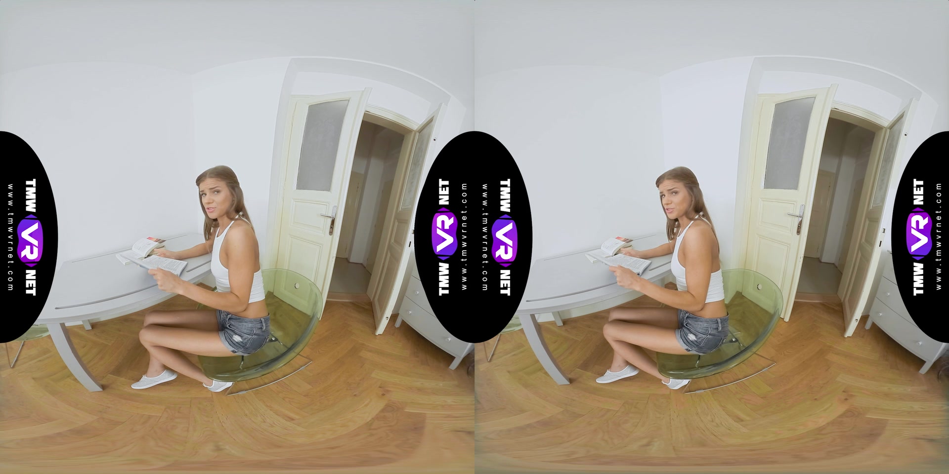 Sweetie rubs cunt to relax - TmwVRnet