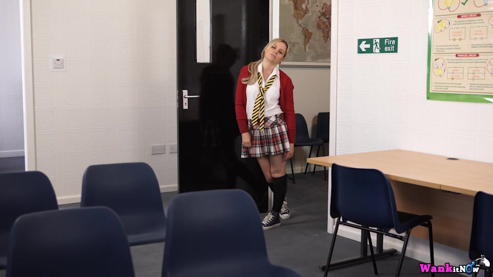 Anna Belle - Seductive student 18+ - Sexy Videos - WankitNow