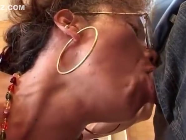Shemale Arianna is doing a great blowjob