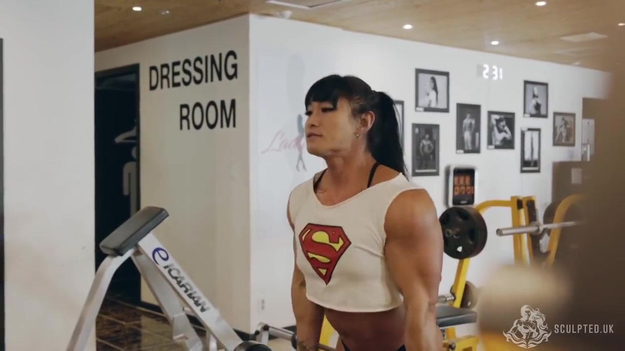 Mrs Chunri, Can You Feel The Scent Of Her Muscles?