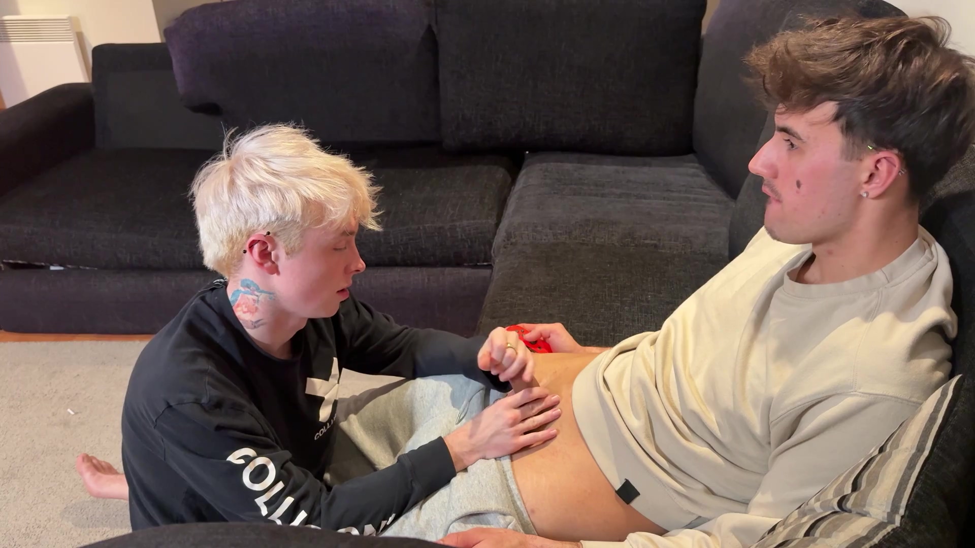 Blonde Twink Dude Sucks Cum Out Of His Mate Whilst He Video Games Fornite