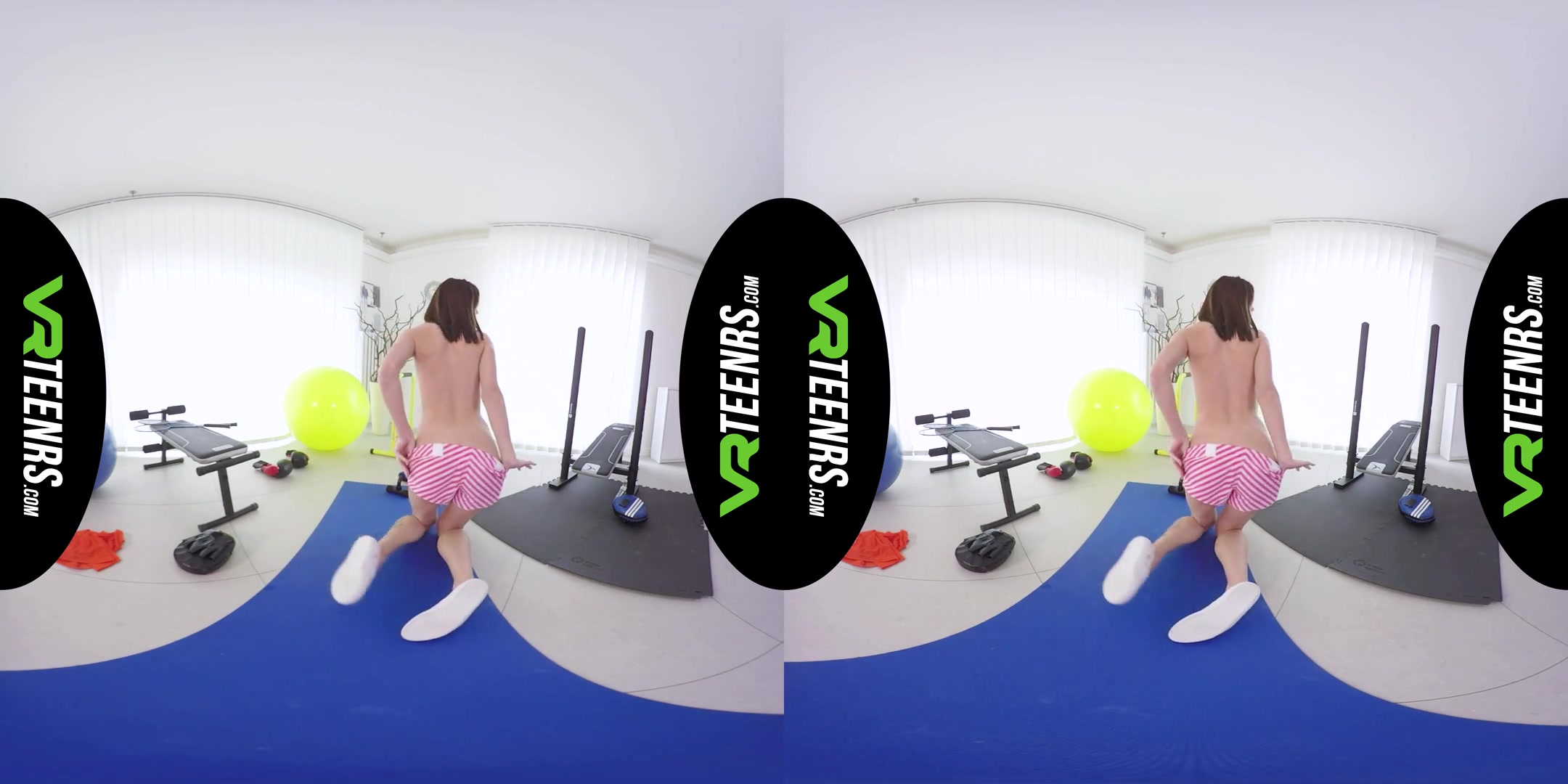 Lavana Lou in VR teen 18+ Masturbating In Gym Room - VRTeenrs