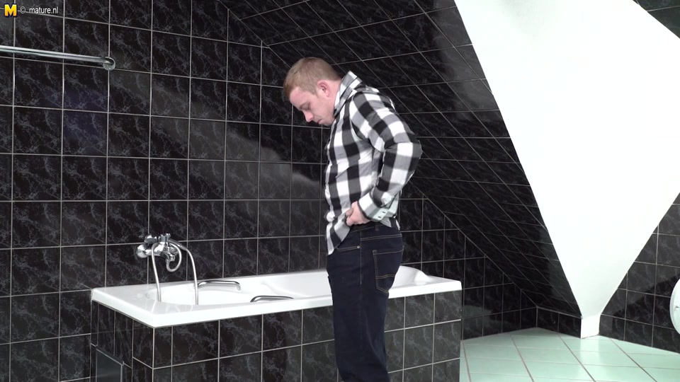 Naughty Mature Lady Catching A Toy Boy In The Bathroom - MatureNL
