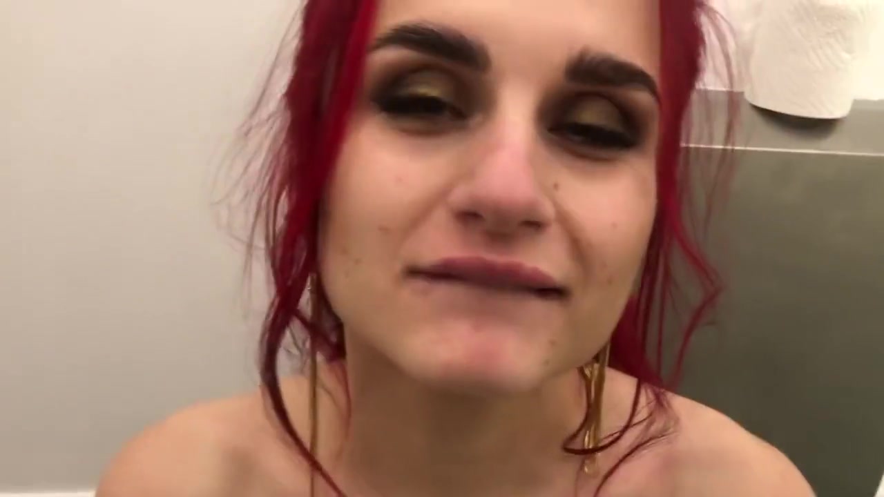 Redhead Sexy baby sucked on a friend's wedding