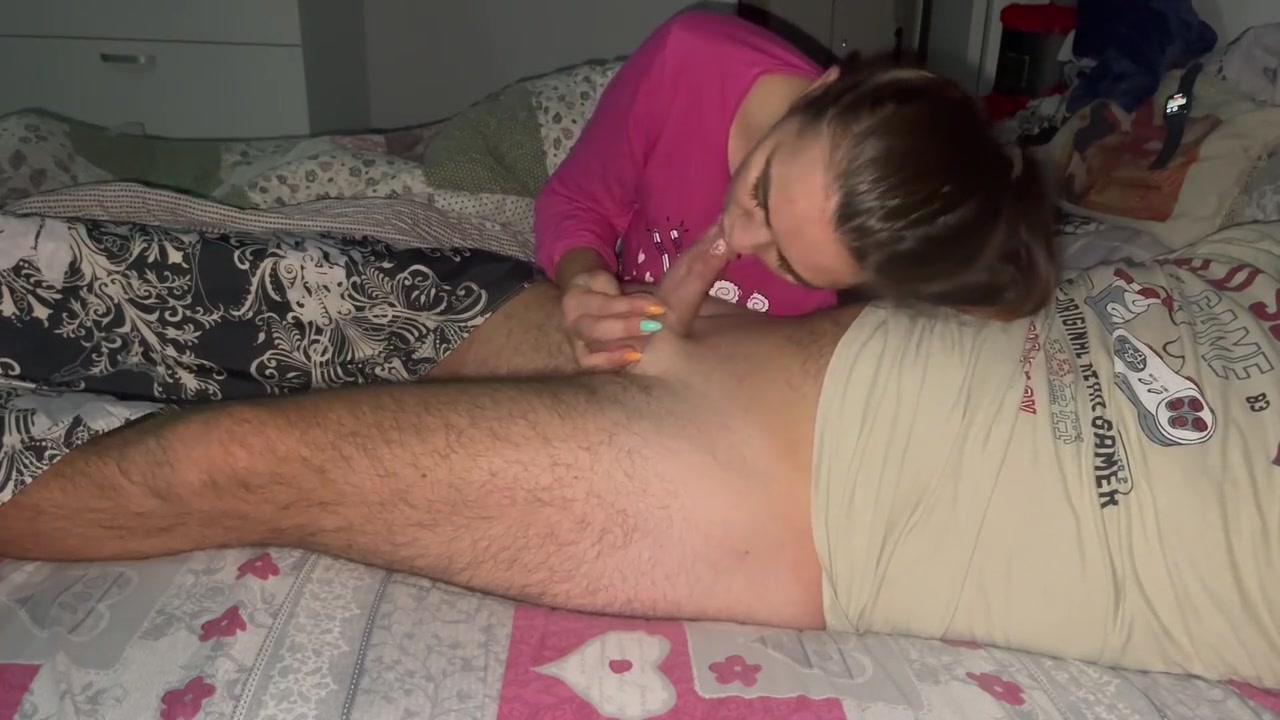 Blowjob In The Morning And Cum In Mouth. Deepthroat