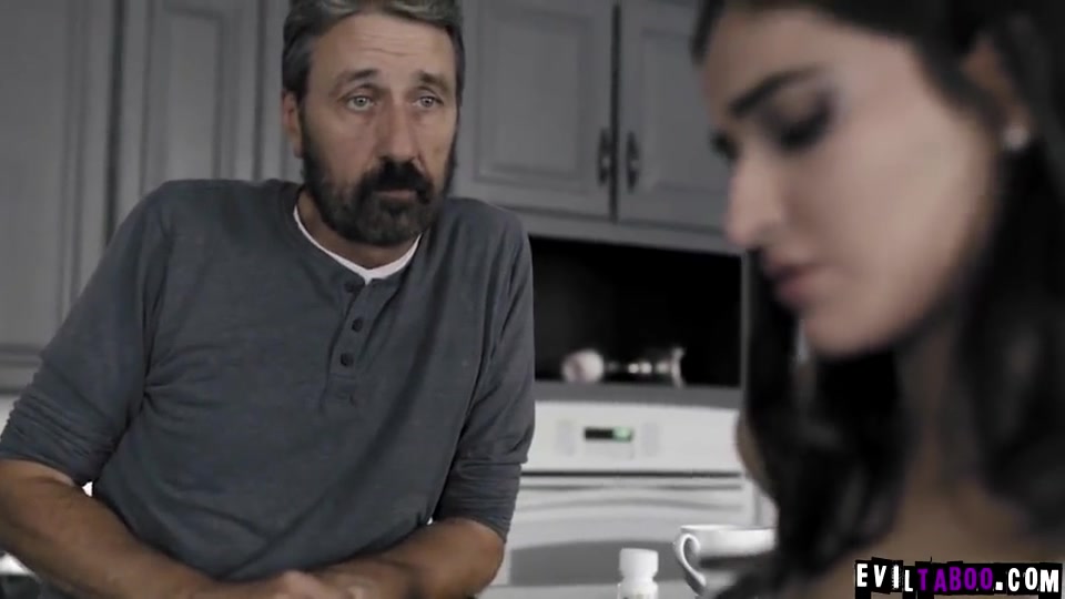 Steve Holmes, Pure Taboo And Emily Willis In Spanked And Punished teen 18+ Girl