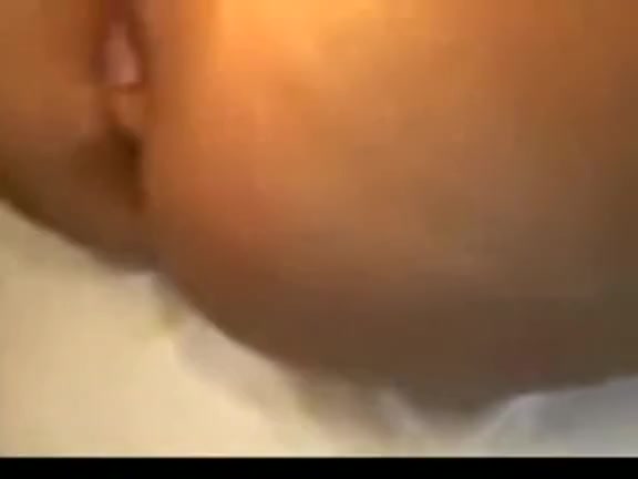 Inexperienced wench spreads her fleshy legs and gets creampied