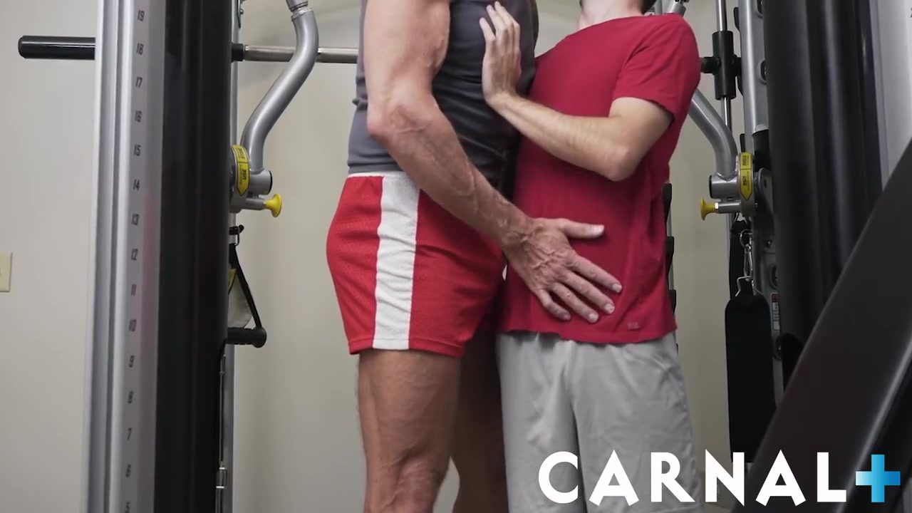 Huge Dilf Breeds Tiny Twink Ass At The Gym