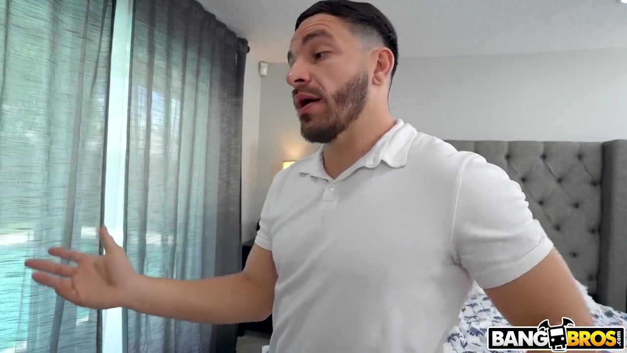 Fucked The Pool Guy On Pornhd With Roxie Sinner