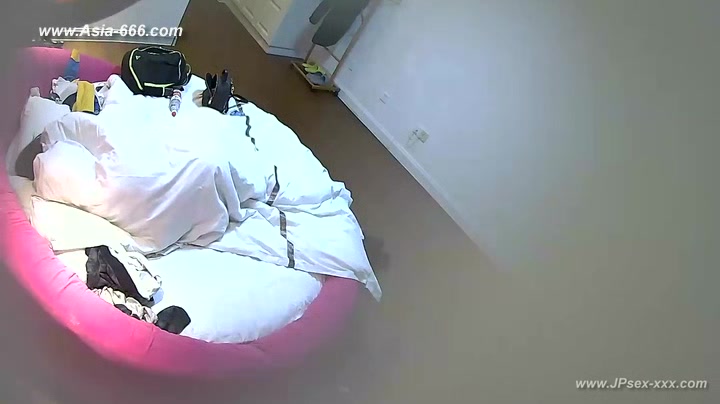 Hackers use the camera to remote monitoring of a lover's home life.173