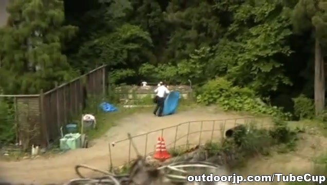 Horny Japanese couple have hardcore outside sex fun