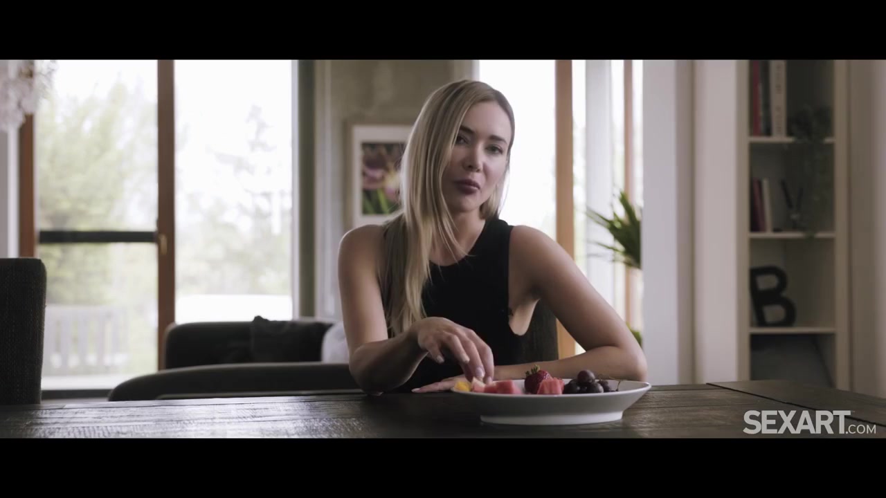 Seductive Feast With Venera Maxima