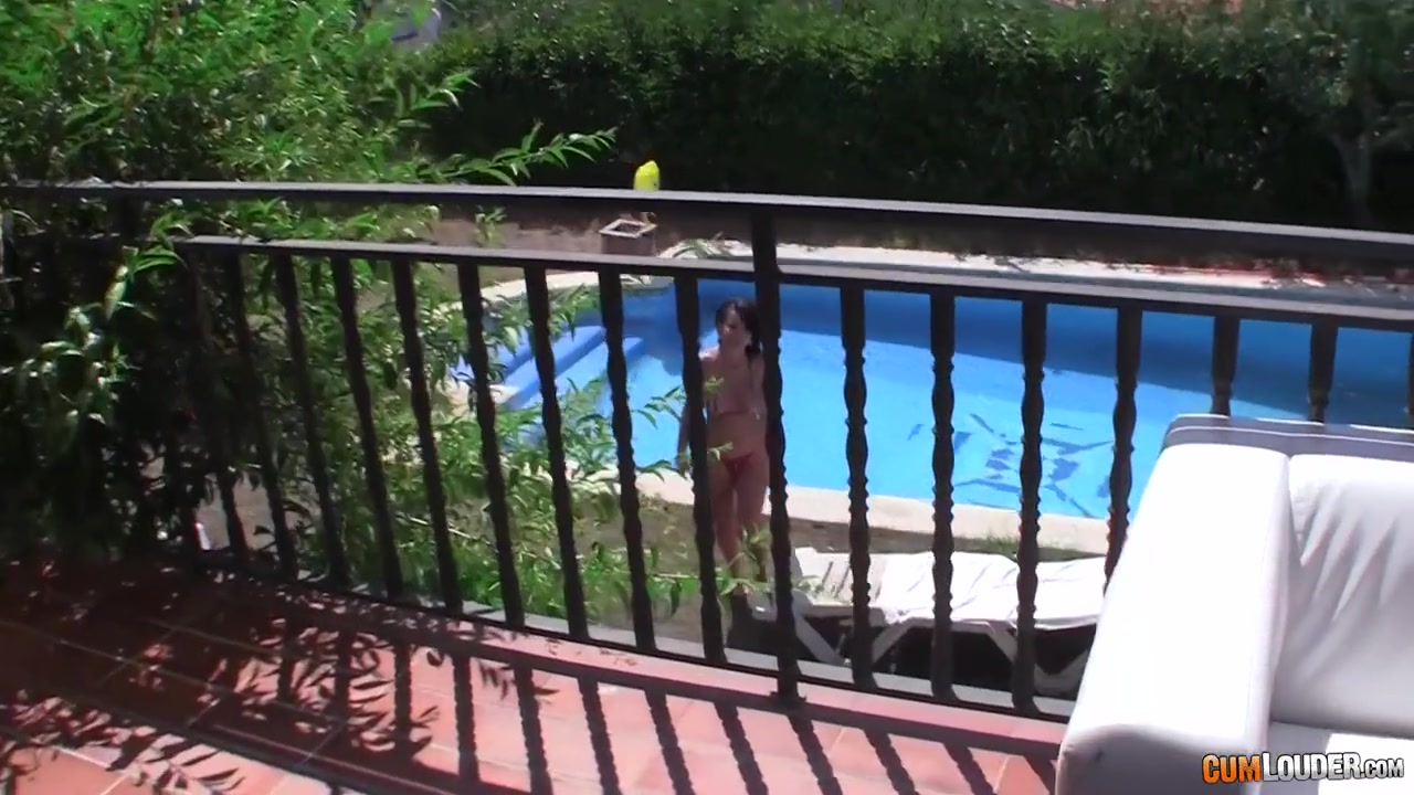Sunbathing And Sun Screen