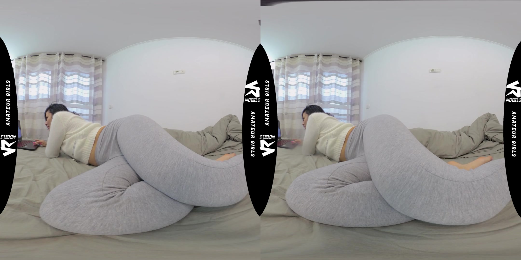 Ripped My Yoga Pants & Squirted All Over My Bed - VRVids