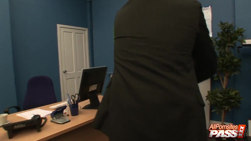 MILF employees having fun 4K - MilfsWildHoliday