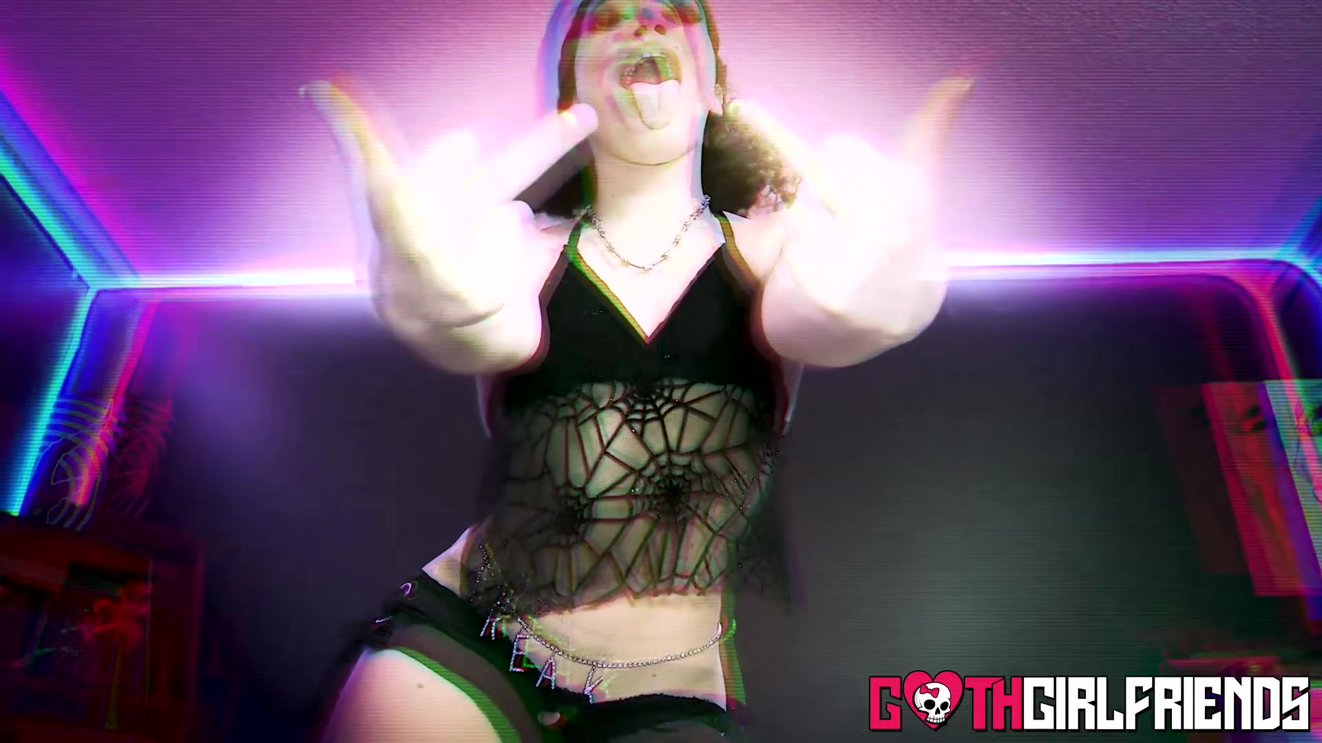 Seductive Willow Ryder Cant Fight Her Lustful Desire