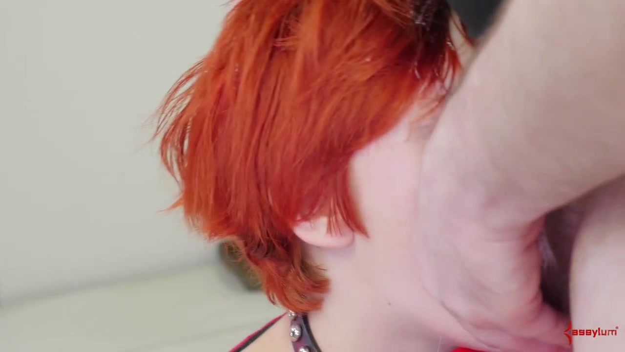 Bdsm slut gives sloppy blowjob