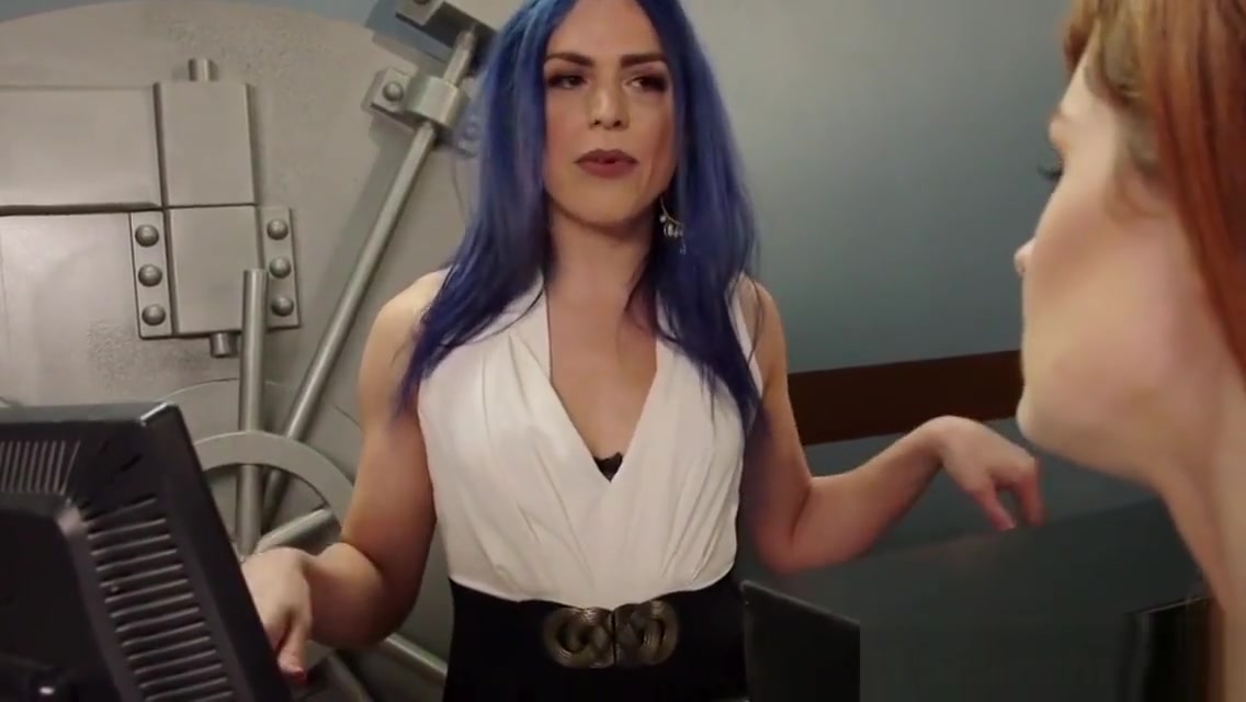 Alt transgender babe eats babes wet cunt